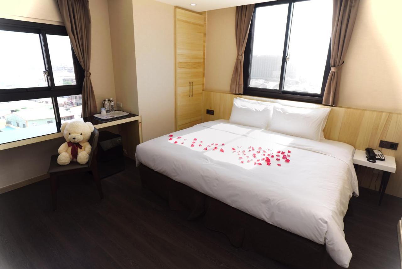 Red Hotel Yuanlin Eksteriør billede